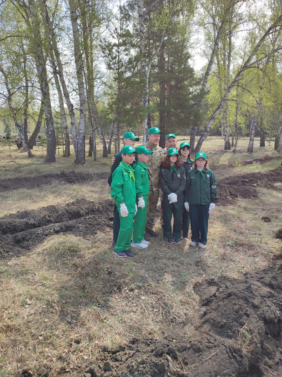В Бобровском лесничестве Первомайского района  прошло центральное мероприятие акции «Сад памяти».